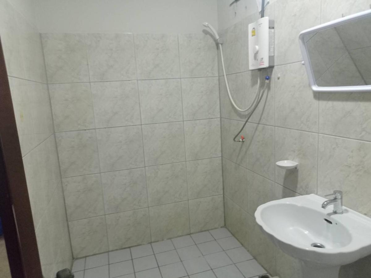 Pluemchai Guesthouse ジョムティエンビーチ エクステリア 写真