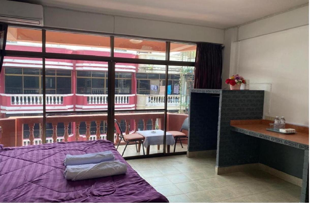 Pluemchai Guesthouse ジョムティエンビーチ エクステリア 写真