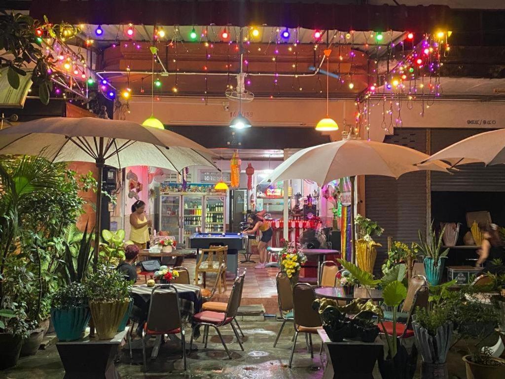 Pluemchai Guesthouse ジョムティエンビーチ エクステリア 写真